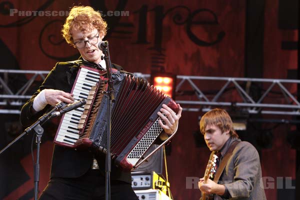 ARCADE FIRE - 2005-08-25 - SAINT CLOUD - Domaine National - Grande Scene - 